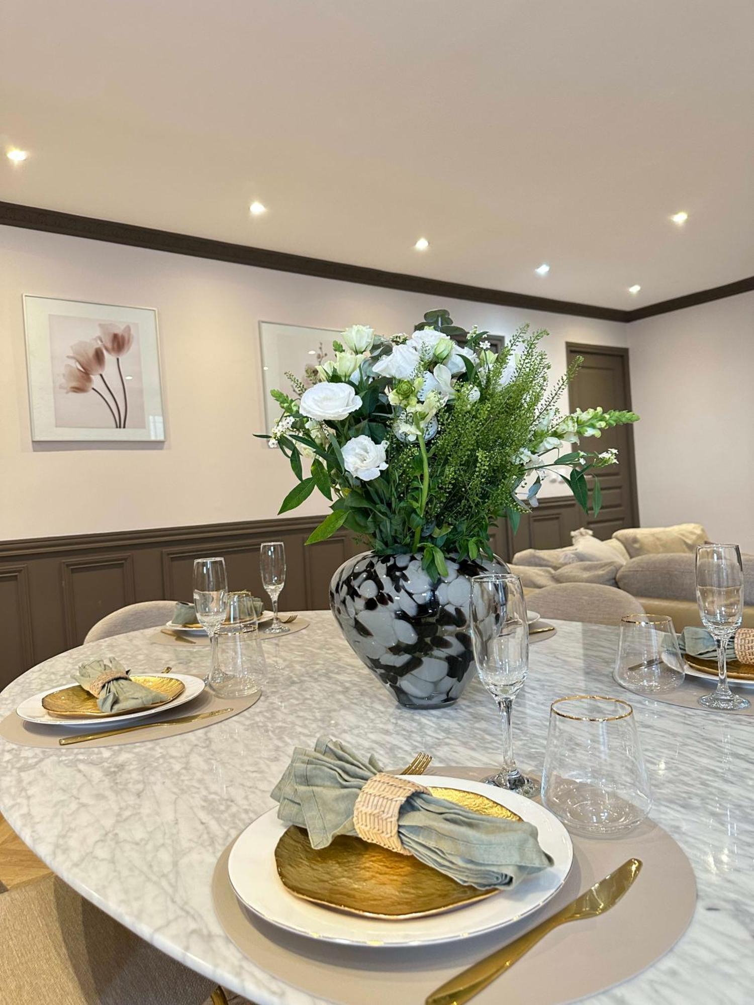 Luxury Family Getaway Near Place Vendome * Parijs