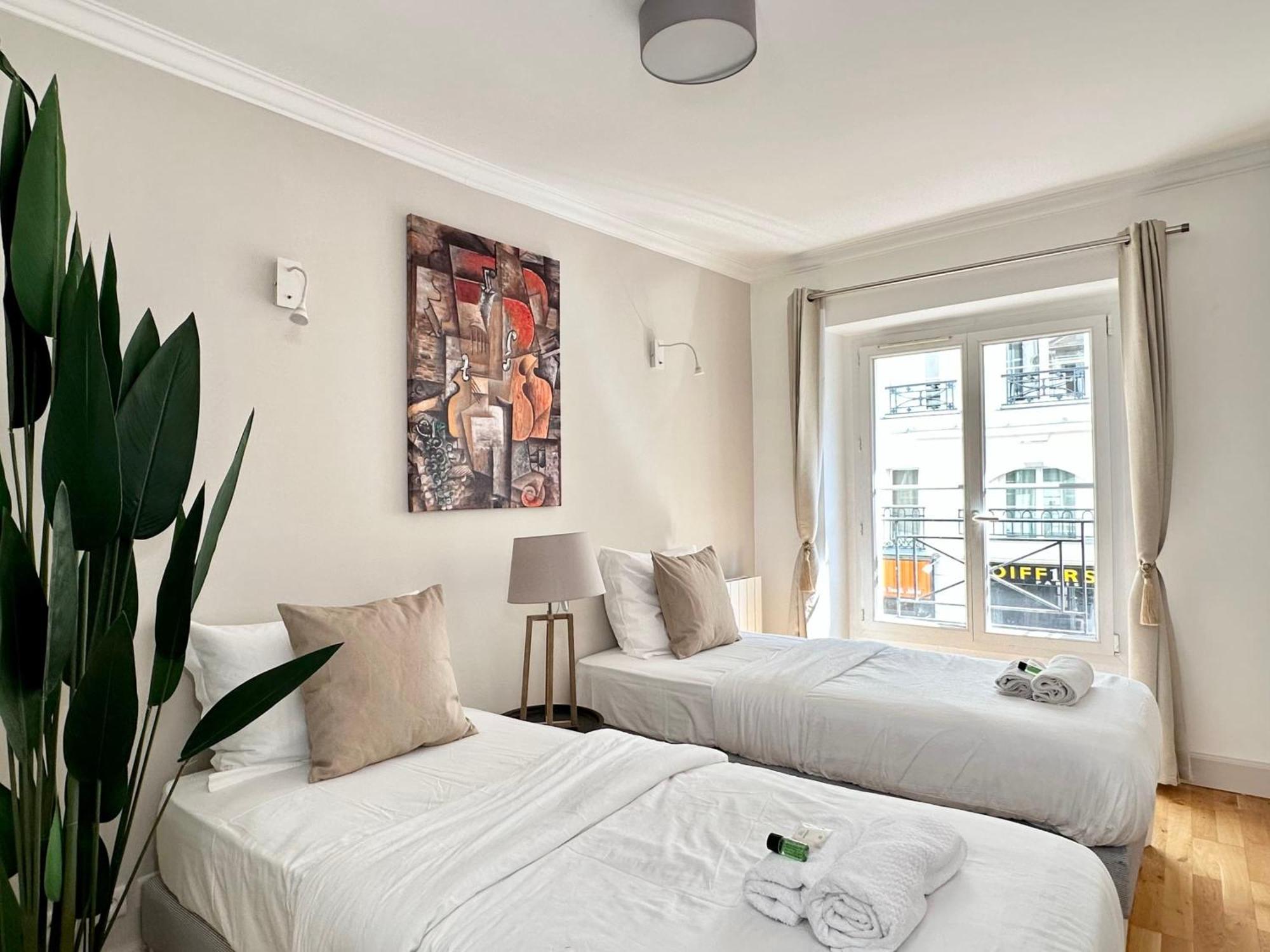 Luxury Family Getaway Near Place Vendome Appartement Parijs