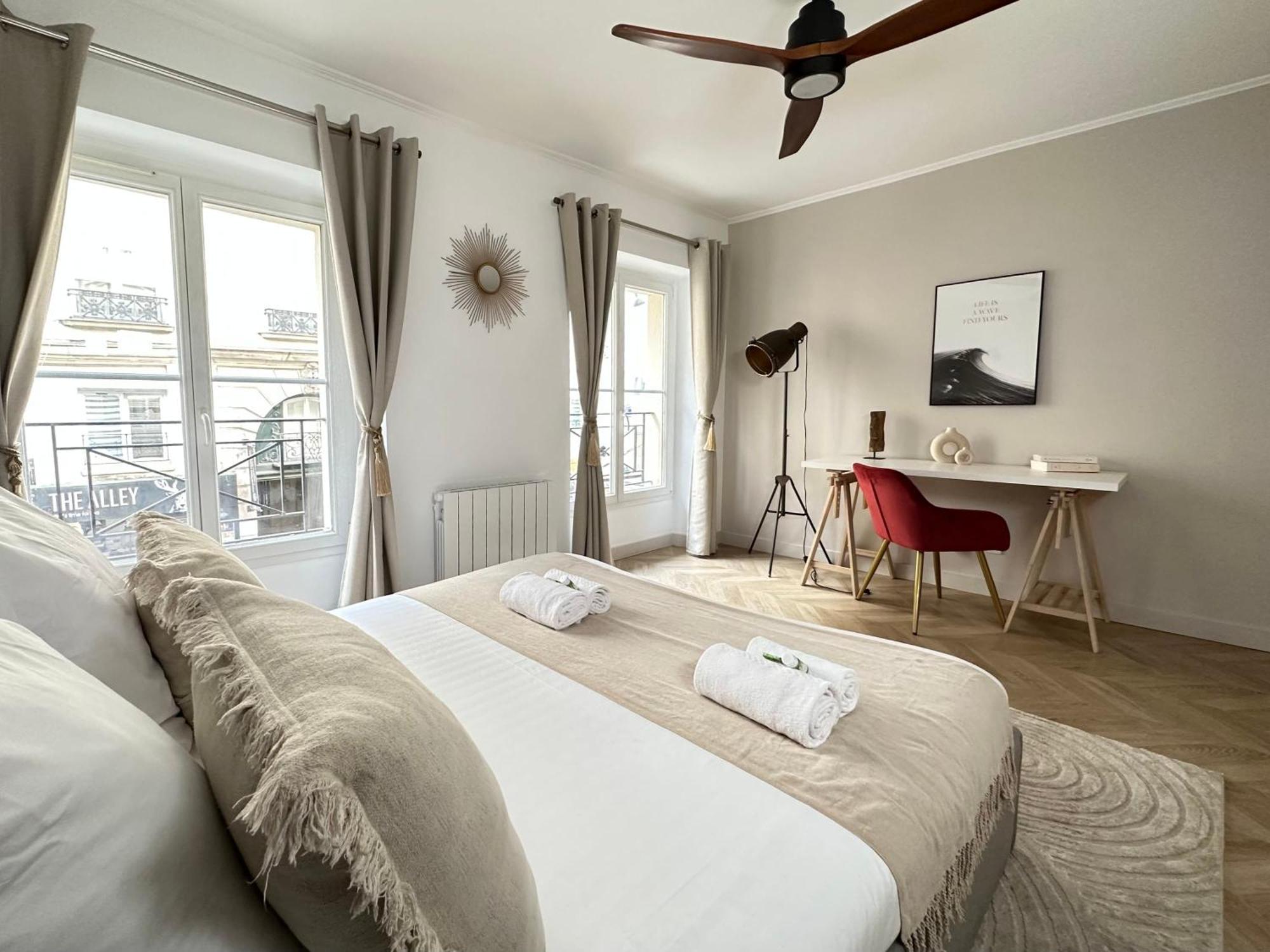 Luxury Family Getaway Near Place Vendome Parijs